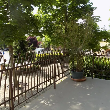 853 - Kozpontjaban Foldszinti Apartman * Balatonszarszo