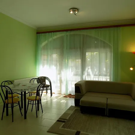 Apartment 853 - Kozpontjaban Foldszinti Apartman