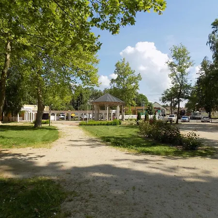 853 - Kozpontjaban Foldszinti Apartman