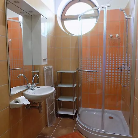 853 - Kozpontjaban Foldszinti Apartman * Balatonszarszo