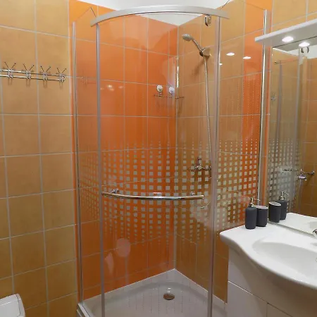 853 - Kozpontjaban Foldszinti Apartman Balatonszarszo